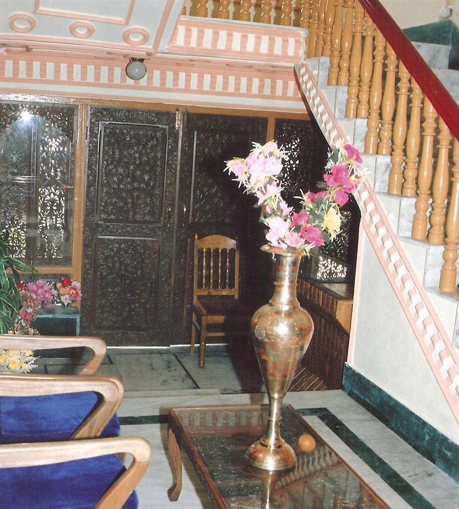 Hotel Zahgeer Continental - Srinagar מראה חיצוני תמונה