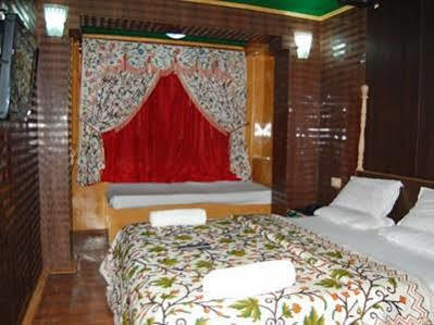 Hotel Zahgeer Continental - Srinagar מראה חיצוני תמונה